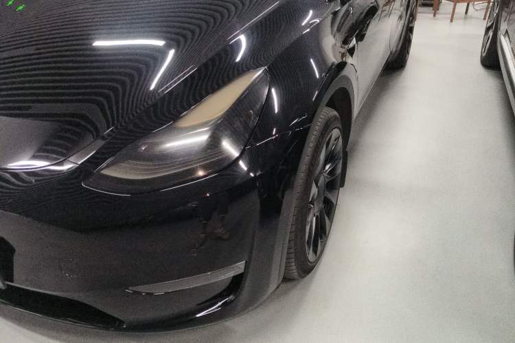 Used Tesla Model Y 2023 Long-Range All-Wheel-Drive Version
