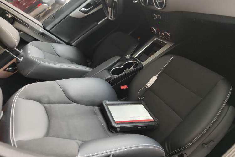 Used Mercedes-Benz GLK-Class 2015 GLK 260 4MATIC Dynamic Edition Ultimate Version
