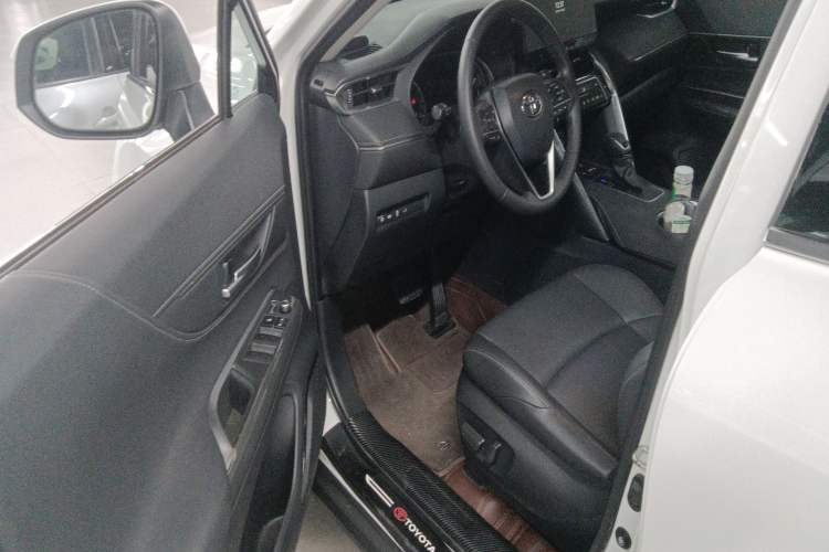 Used Toyota Venza 2023 2.0L CVT Two-Wheel Drive Luxury Edition