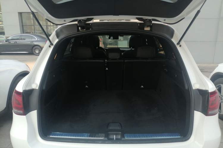 Used Mercedes-Benz GLC 2020 GLC 300 L 4MATIC Dynamic Edition
