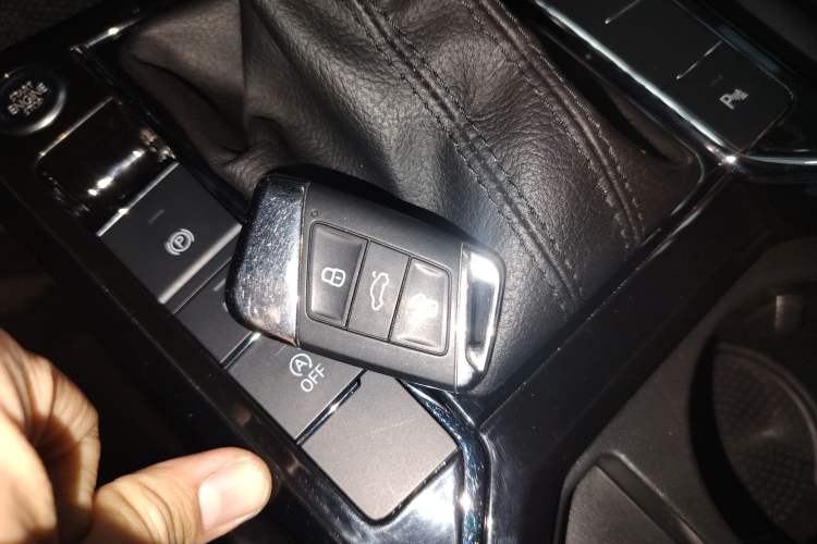 Used Volkswagen Passat 2020 330TSI Elite Edition China VI
