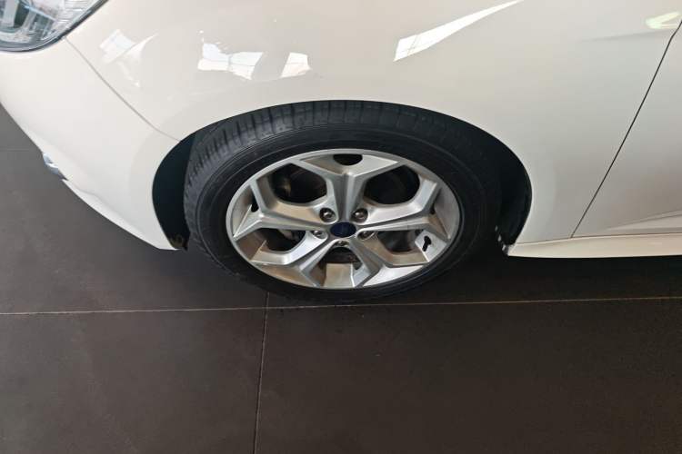 Used Ford Focus 2012 Hatchback 2.0L Automatic Luxury Sport Model