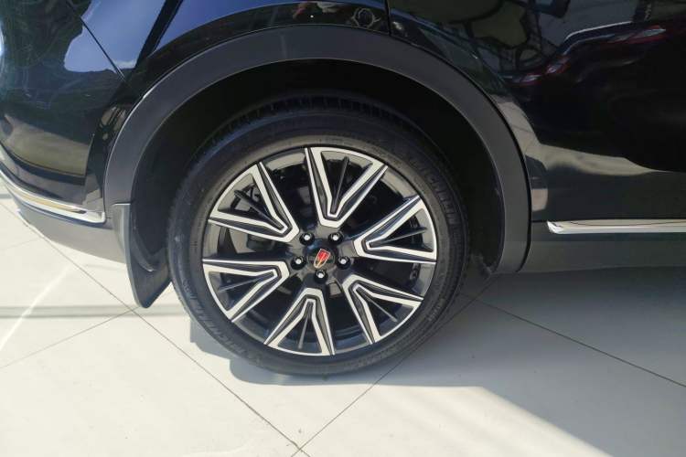 Used Hongqi HS5 2022 Facelifted Version 2.0T Smart Connect Flagship All-Wheel-Drive Edition
