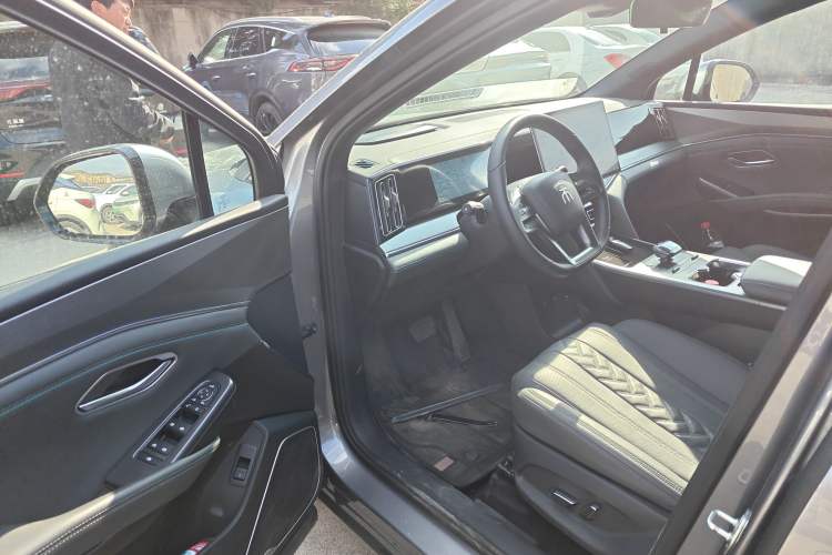 Used BYD Song L DM-i 2025 Intelligent Driving Version 112 km Beyond-Range Type