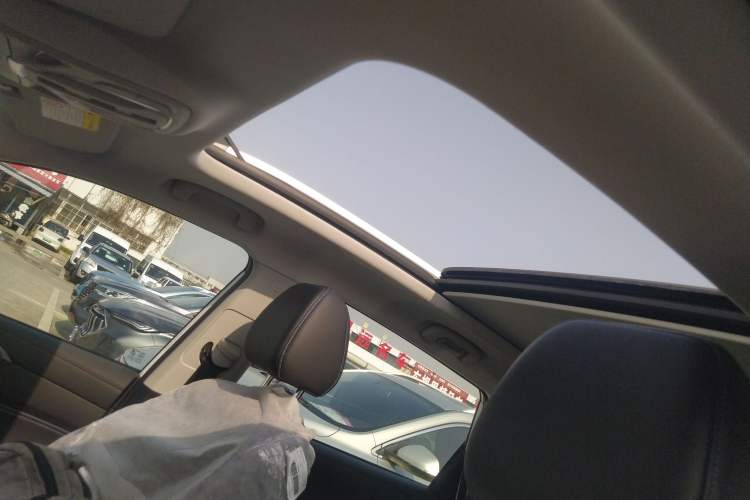 Used Roewe RX5 2025 PLUS 330TGI Automatic Trendsetting Smart Edition
