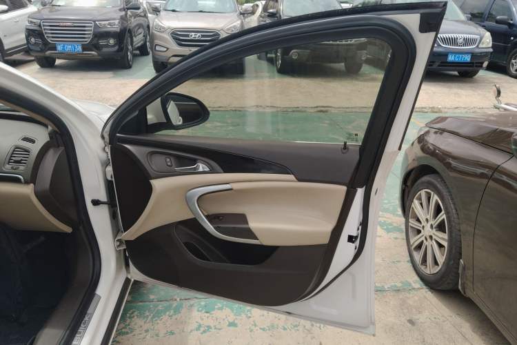 Used Buick Regal 2015 2.0L Leading Fashion Edition
