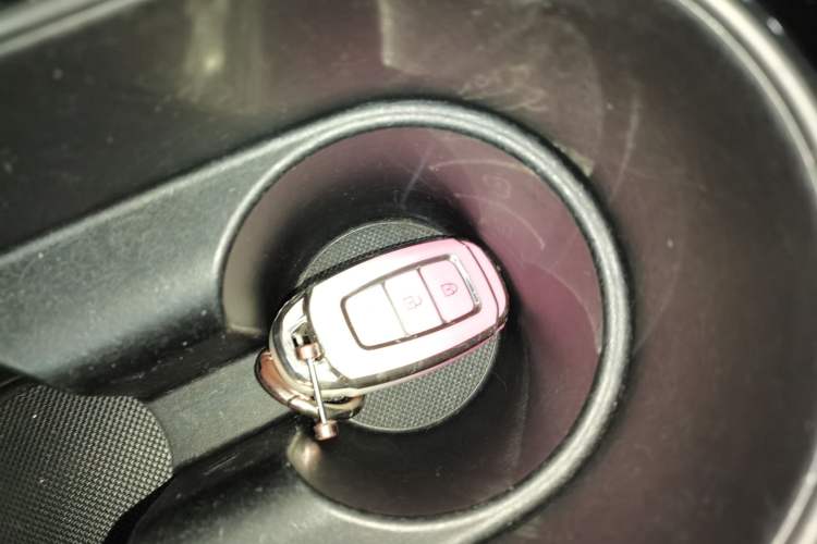 Used Hyundai Elantra 2023 1.5L CVT LUX Prestige Edition
