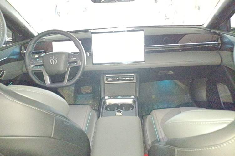Used BYD Qin L 
