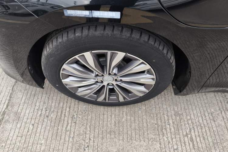 Used Hongqi E-QM5 2022 431 km Charge & Enjoy Edition
