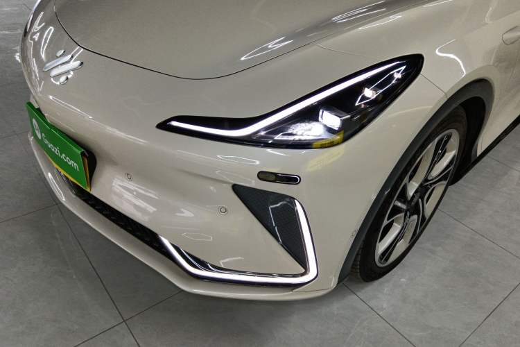 Used  LS7 2023 100kWh Lux All-Wheel-Drive Version
