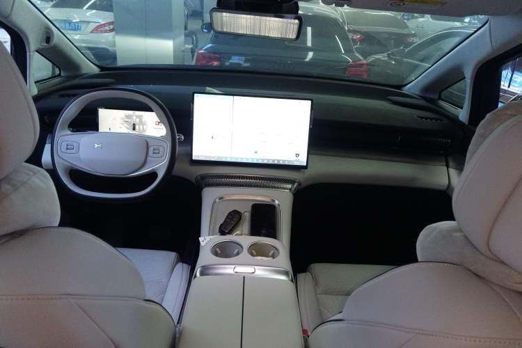 Used XPeng X9 2024 640 All-Wheel Drive High-Performance Max
