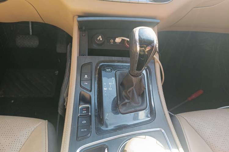 Used Baojun 730 2017 1.8L iAMT Prestige Version 7 Seats
