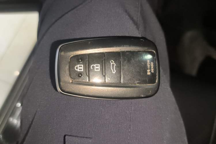 Used Toyota Highlander 2022 Dual-Engine 2.5L Four-Wheel Drive Prestige Version 7 Seats