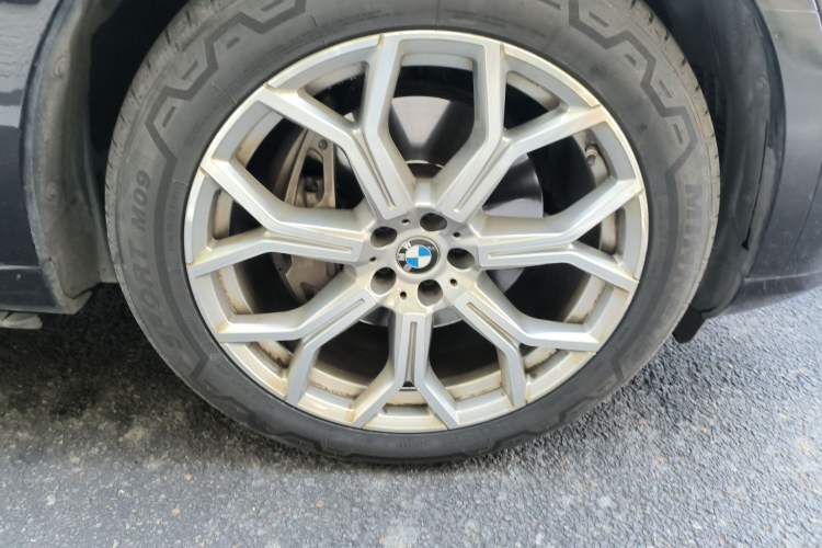 Used BMW X7 2023 xDrive40i Luxury Package with Leading Features
