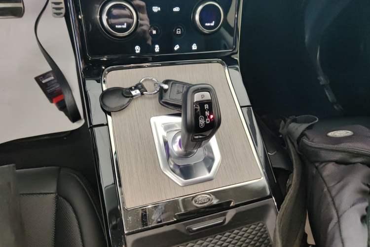 Used Land Rover Range Rover Evoque 2021 Range Rover Velar 249 PS R-Dynamic S Performance Edition
