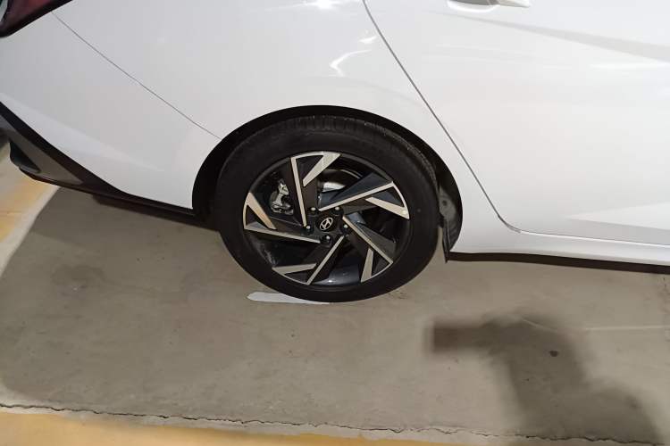 Used Hyundai Elantra 2023 1.5L CVT LUX Prestige Edition
