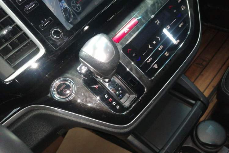 Used Honda Elysion 2019 2.0L Hybrid Luxury Edition
