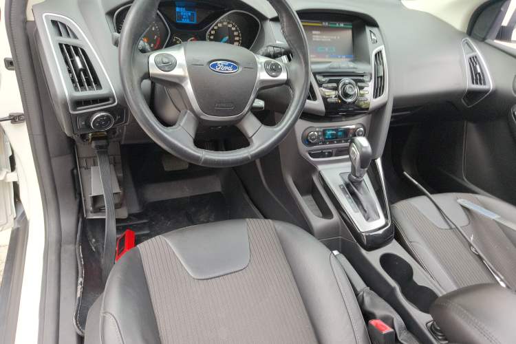 Used Ford Focus 2012 Hatchback 1.6L Automatic Fashion Edition
