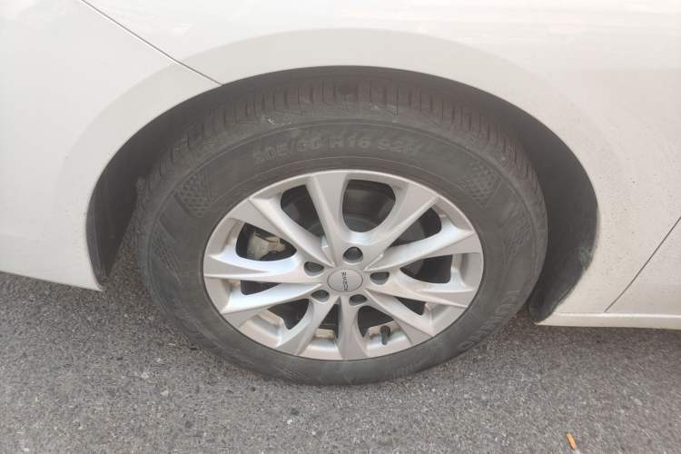 Used Roewe i5 2023 1.5L Manual Excellence Edition