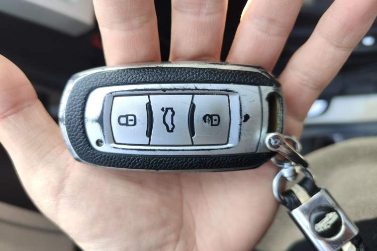 Used Geely Auto Emgrand X7 Sport 2020 1.8TD DCT Two-Wheel Drive Smart Connect 4G-Enabled Version
