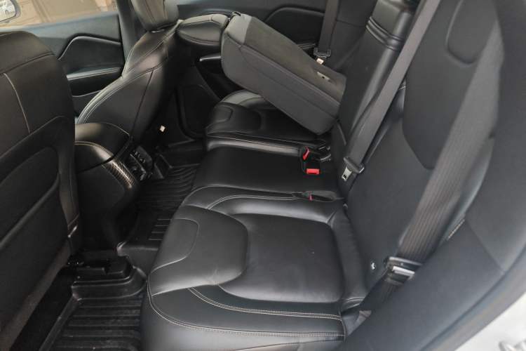 Used  Cherokee 2017 2.0L Superior Edition
