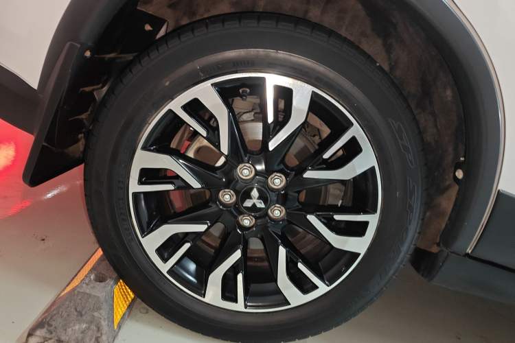 Used Mitsubishi Outlander 2019 2.0L Two-Wheel Drive Comfort Edition 5 Seats China V Standard