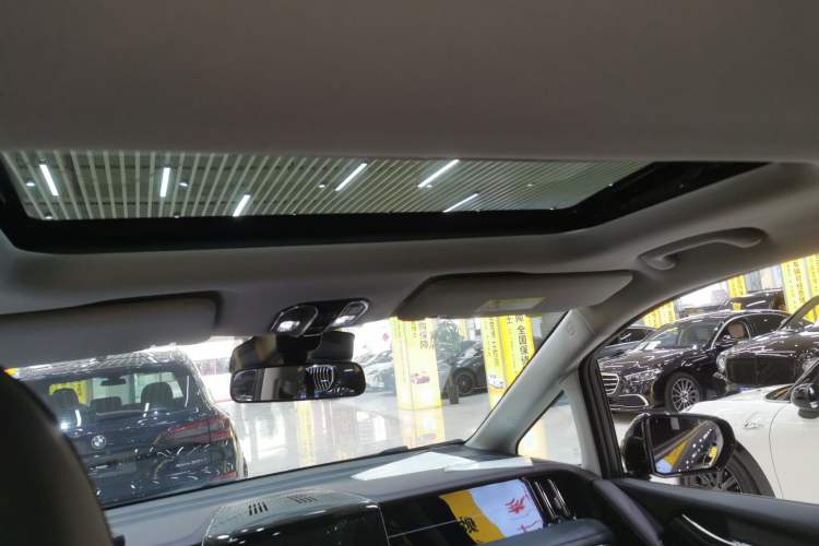 Used GAC Trumpchi M8 2024 Master Series 400T Prestige Edition
