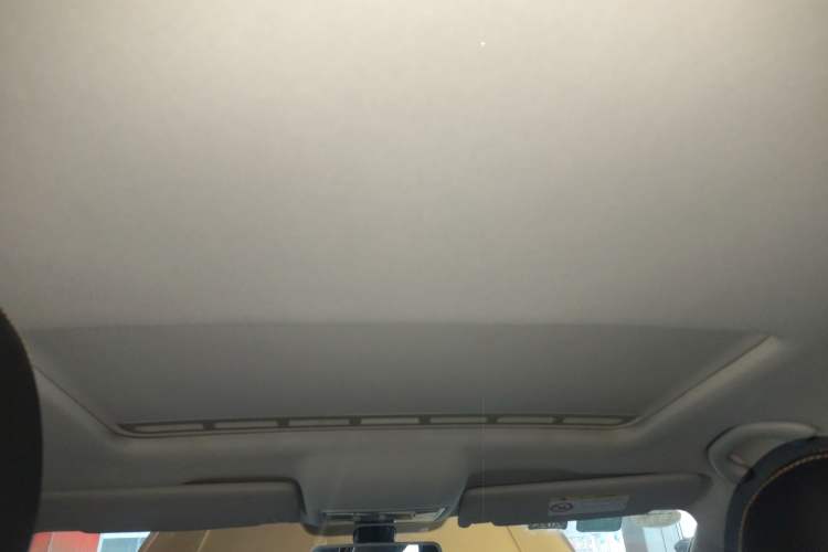 Used Volkswagen Santana 2016 Cross 1.6L Automatic Comfort Model