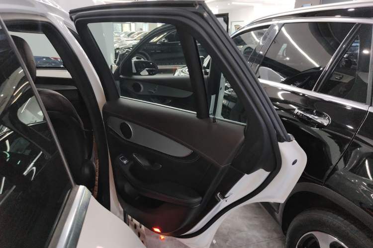 Used Mercedes-Benz GLC 2018 GLC 200 4MATIC
