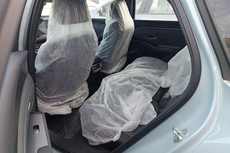 Used BYD Qin L 2025 DM-i Smart Drive 80KM Leading Model
