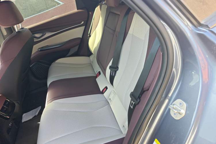 Used BYD Seal 2023 DM-i 1.5L 121km Prestige Model
