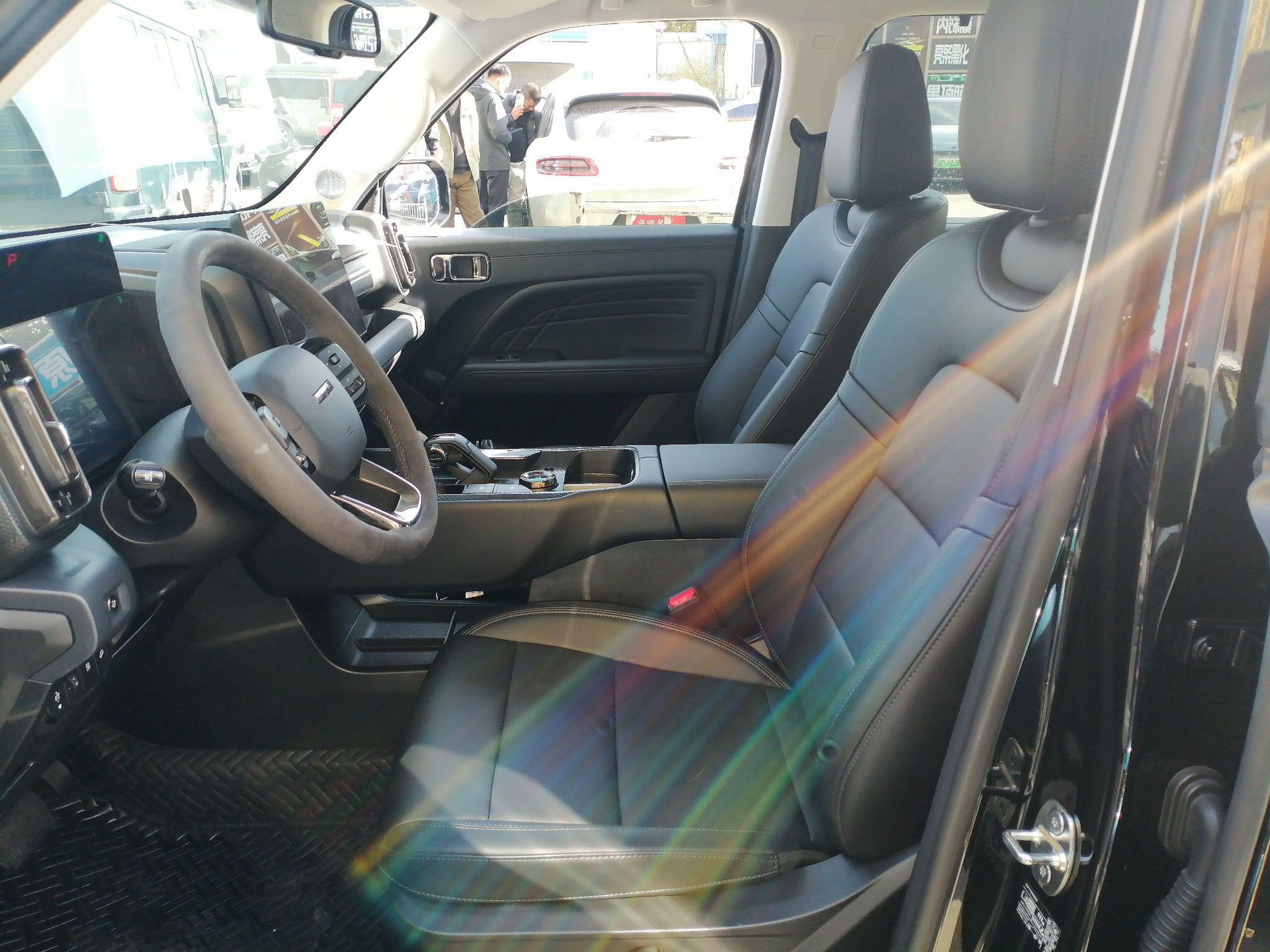 Переднее сиденье в автомобиле