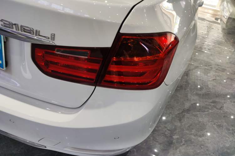 Used BMW 3 Series 2015 316Li Fashion Model
