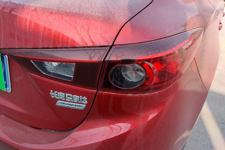 Used Mazda Mazda 3 Axela 2016 Sedan 1.5L Automatic Comfort Model
