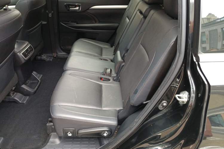 Used Toyota Highlander 2018 2.0T Four-Wheel Drive Luxury Version 7 Seats China VI Standard
