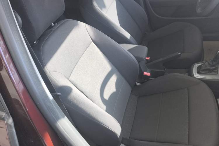 Used Volkswagen Lavida 2013 Revised Classic 1.6L Automatic Fashion Edition