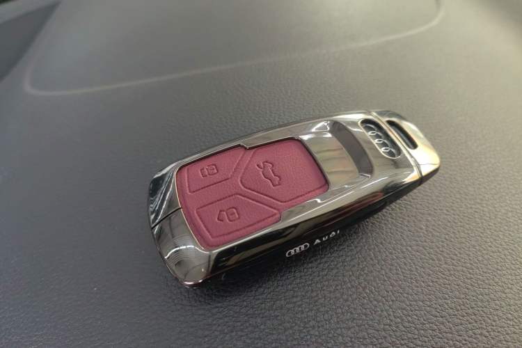 Used Audi A4L 2020 40 TFSI Fashionable and Elegant Model