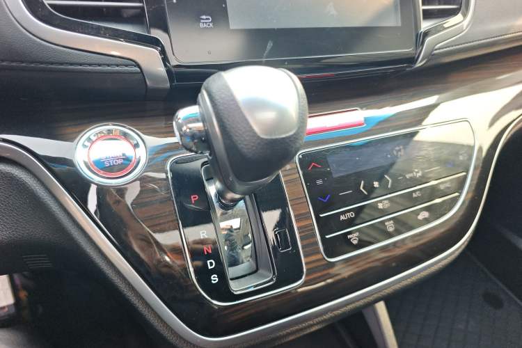 Used Honda Odyssey 2018 2.4L Luxury Edition