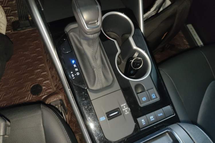 Used Toyota Highlander 2022 Dual-Engine 2.5L Four-Wheel Drive Prestige Version 7 Seats
