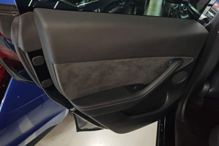 Used Tesla Model Y 2021 Standard Range Rear-Wheel Drive Version
