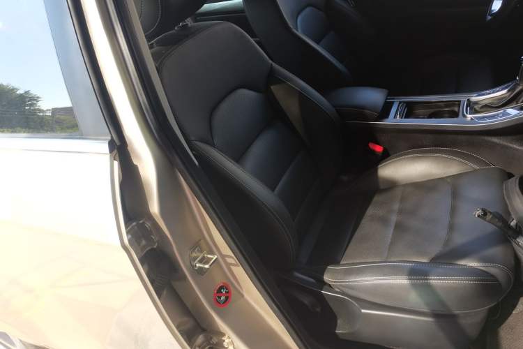 Used Geely Auto Emgrand 2019 Leading Edition 1.5L CVT Upward-Connected Model China VI Standard