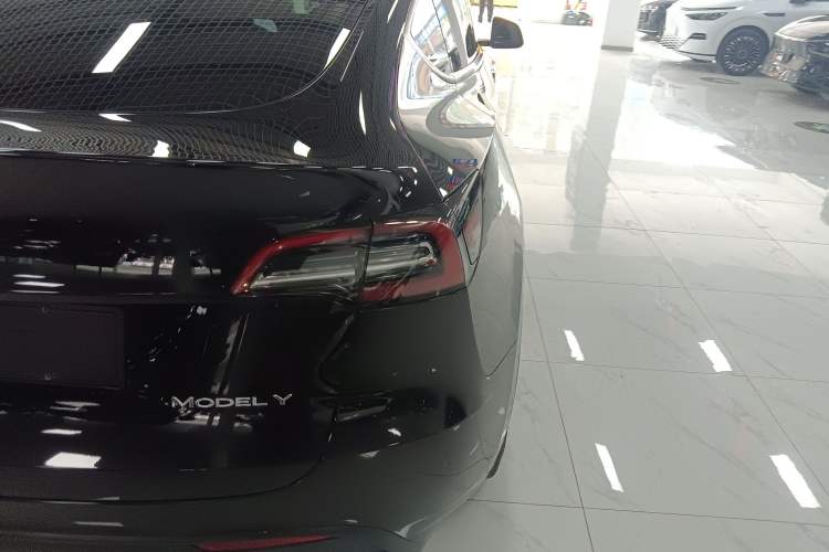 Used Tesla Model Y 2021 Standard Range Rear-Wheel Drive Version
