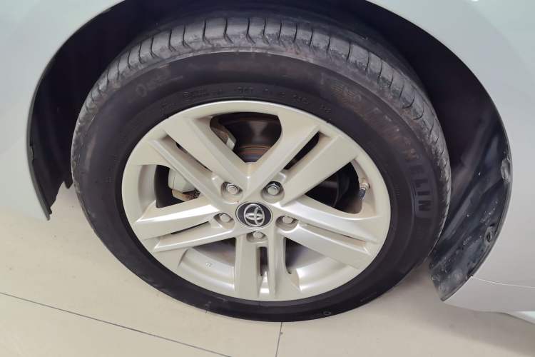 Used Toyota Levin 2019 Dual-Engine 1.8H E-CVT Luxury Edition China VI Standard
