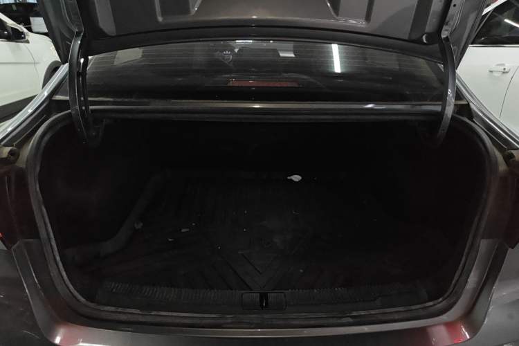 Used Roewe i5 2021 1.5L CVT Platinum Edition
