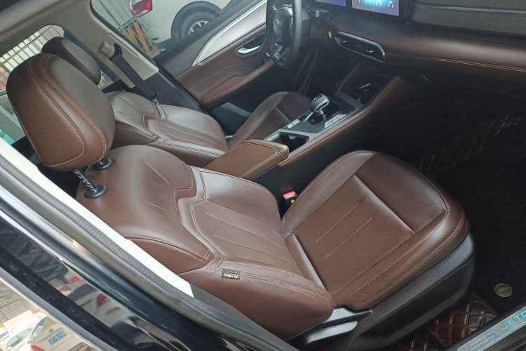 Used JETOUR X90 PLUS 2023 Facelift 1.6TD DCT Villa 7-Seater
