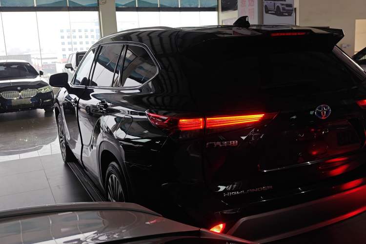 Used Toyota Highlander 2022 Dual-Engine 2.5L Four-Wheel Drive Prestige Version 7 Seats