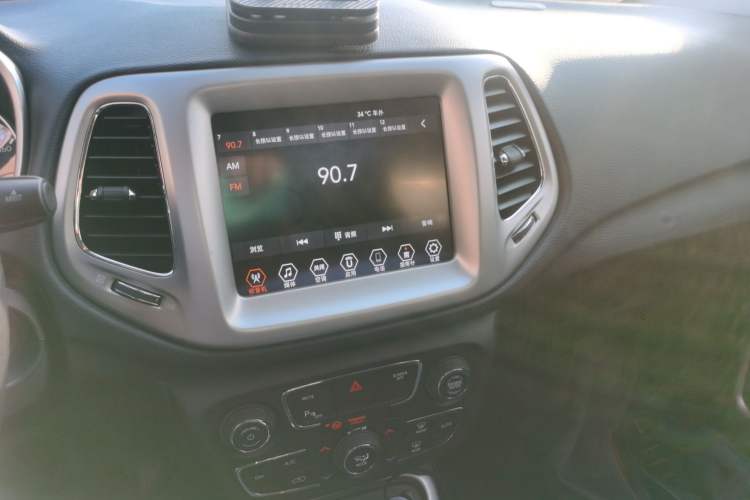 Used  Compass 2017 200T Automatic Family Edition
