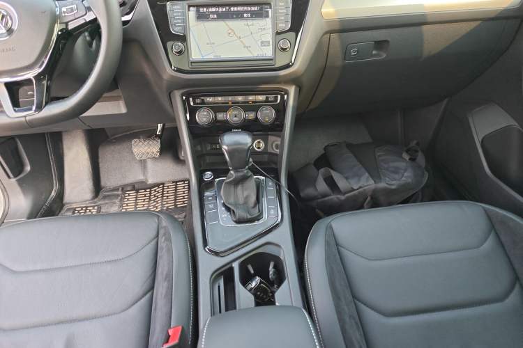 Used Volkswagen Tiguan L 2017 330TSI Automatic Two-Wheel Drive Luxury Edition
