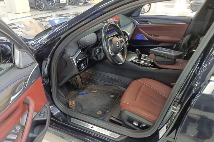 Used BMW 5 Series 2022 Second Facelift 530Li Leading Edition M Sport Package
