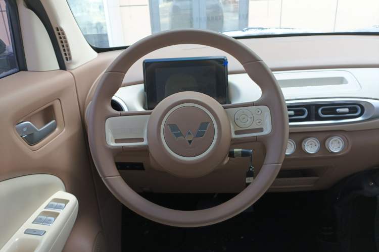 Used Wuling Hongguang MINIEV 2025 Four-Door Version Advanced Edition
